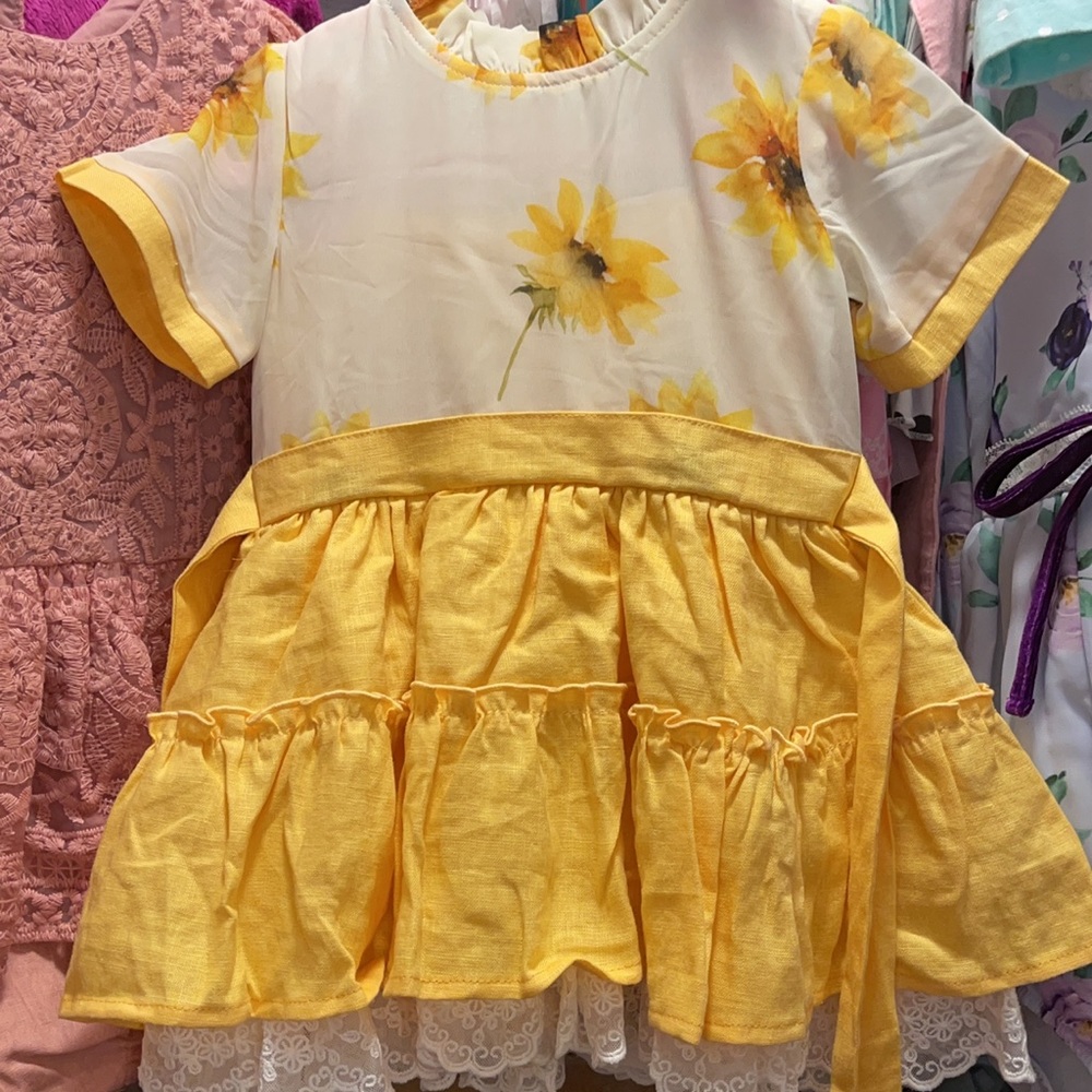 Eliza Grace 2T NWT sunflower dress w bloomers